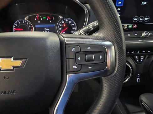 Used 2025 Chevrolet Blazer LT AWD/4WD image 35