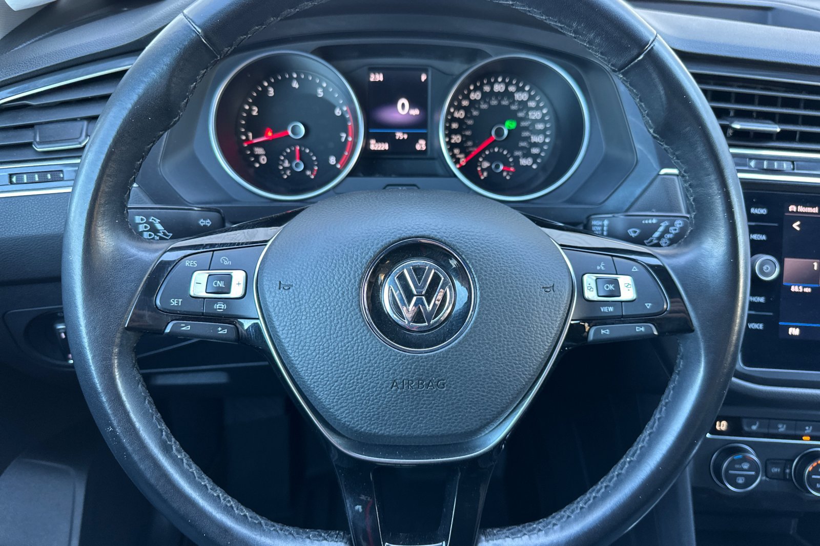 Used 2019 Volkswagen Tiguan SE AWD/4WD image 25