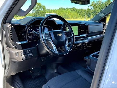 Used 2025 Chevrolet Silverado 2500 LT AWD/4WD image 18
