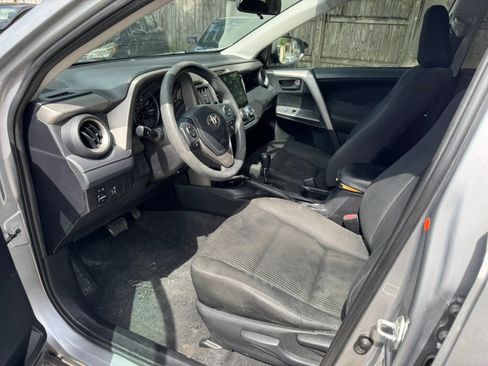 Used 2016 Toyota RAV4 LE FWD image 16