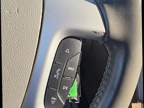 Used 2011 Chevrolet Traverse LT w/ Personal Connectivity Package FWD image 26