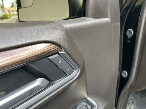 Used 2025 Chevrolet Silverado 1500 RST image 39