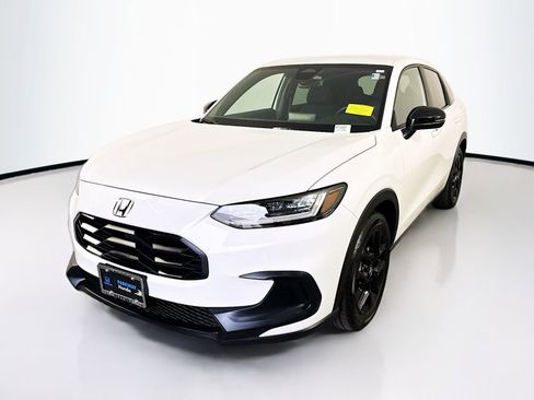Used 2024 Honda HR-V Sport image 3