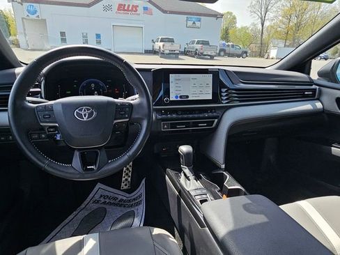 Used 2025 Toyota Camry SE w/ Convenience Package AWD/4WD image 13
