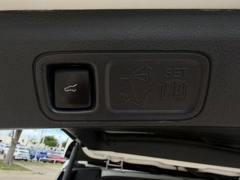 Used 2022 Ford Expedition Max Limited RWD image 35