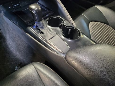 Used 2020 Toyota Camry SE image 26