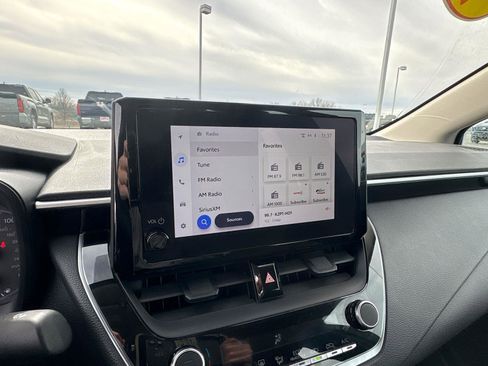 Used 2023 Toyota Corolla LE image 23