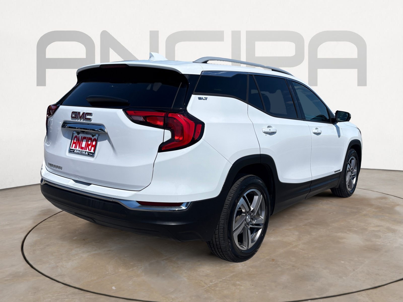 Used 2018 GMC Terrain SLT w/ LPO, Black Accent Package FWD image 10
