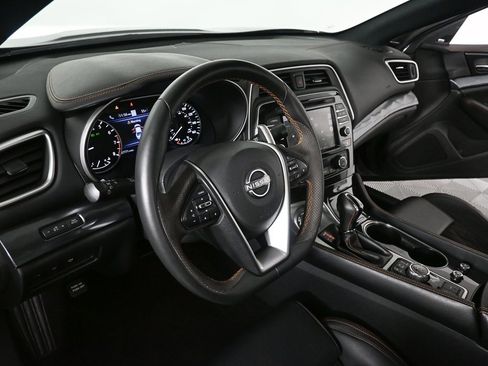 Used 2023 Nissan Maxima SR w/ Sport Mat Group image 6