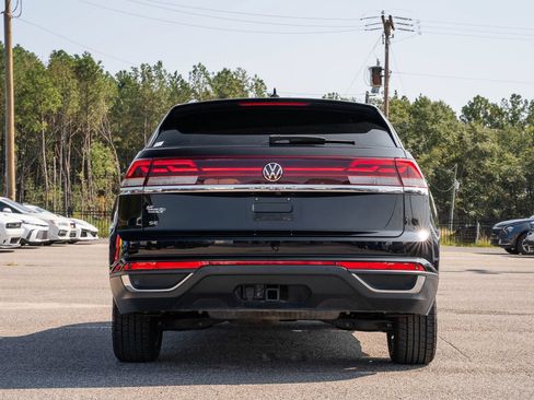 Used 2024 Volkswagen Atlas Cross Sport SE FWD image 7