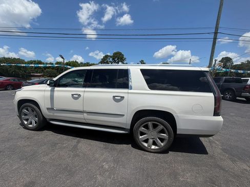 Used 2015 Cadillac Escalade ESV Luxury RWD image 9