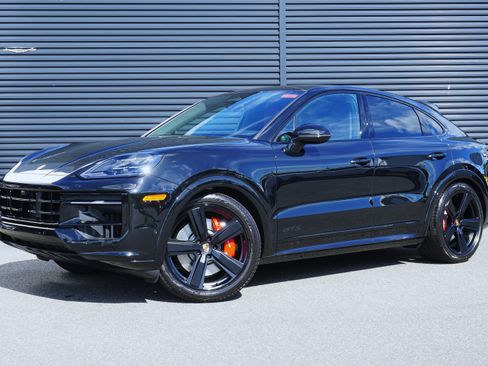 New 2026 Porsche Cayenne GTS AWD/4WD image 1