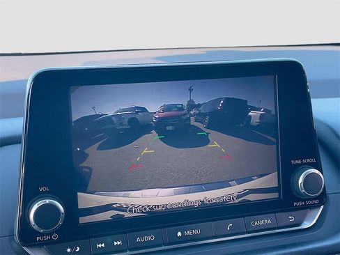 Used 2023 Nissan Rogue SV image 13