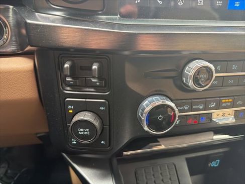 Used 2023 Ford F350 Lariat w/ Tow Technology Package image 21