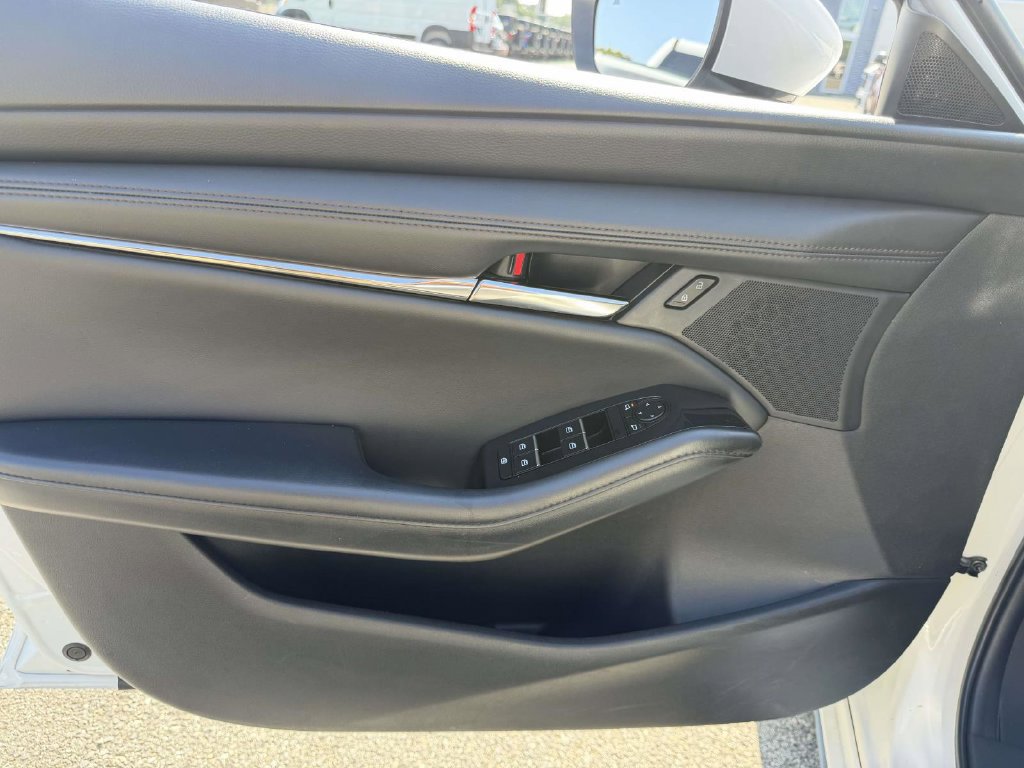 Used 2024 MAZDA MAZDA3 s FWD image 26
