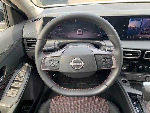 Used 2026 Nissan Sentra SR w/ Floor Mat Package FWD image 12