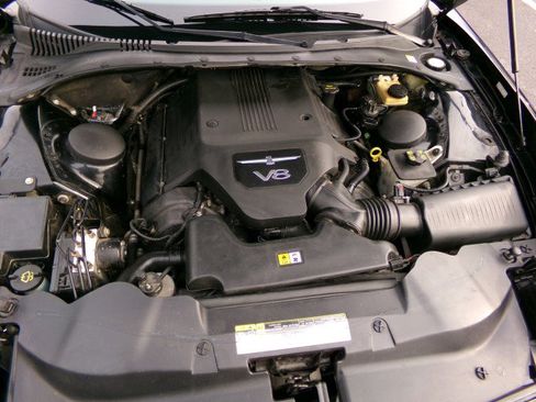 Used 2005 Ford Thunderbird Deluxe image 26