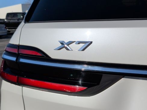 Used 2023 BMW X7 xDrive40i w/ Premium Package image 12