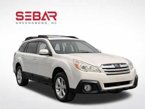 Used 2013 Subaru Outback 2.5i Limited w/ Moonroof Pkg AWD/4WD image 6