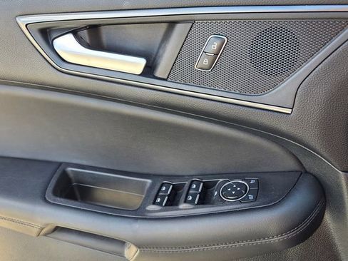 Used 2024 Ford Edge SE image 30