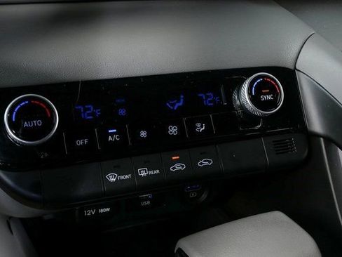 Used 2023 Hyundai Elantra SEL w/ Cargo Package image 13