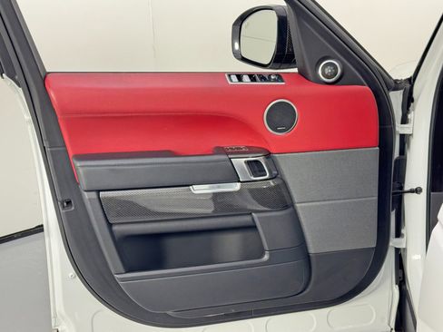 Used 2019 Land Rover Range Rover Sport SVR image 47