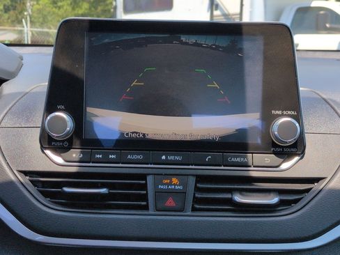 Used 2025 Nissan Altima 2.5 S FWD image 24