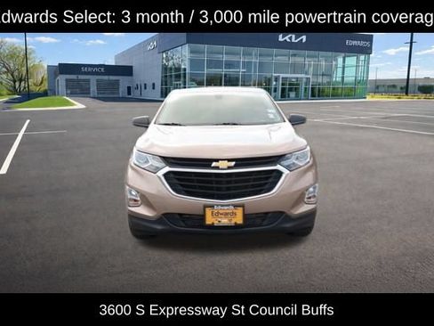 Used 2019 Chevrolet Equinox LS FWD image 2