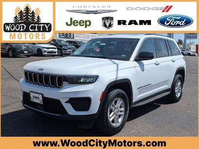 Used 2023 Jeep Grand Cherokee Laredo