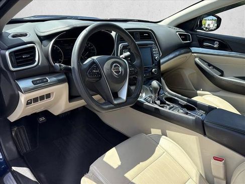 Used 2019 Nissan Maxima 3.5 SV w/ Floor Mat Group FWD image 9