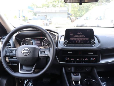Used 2026 Nissan Rogue SV AWD/4WD image 17