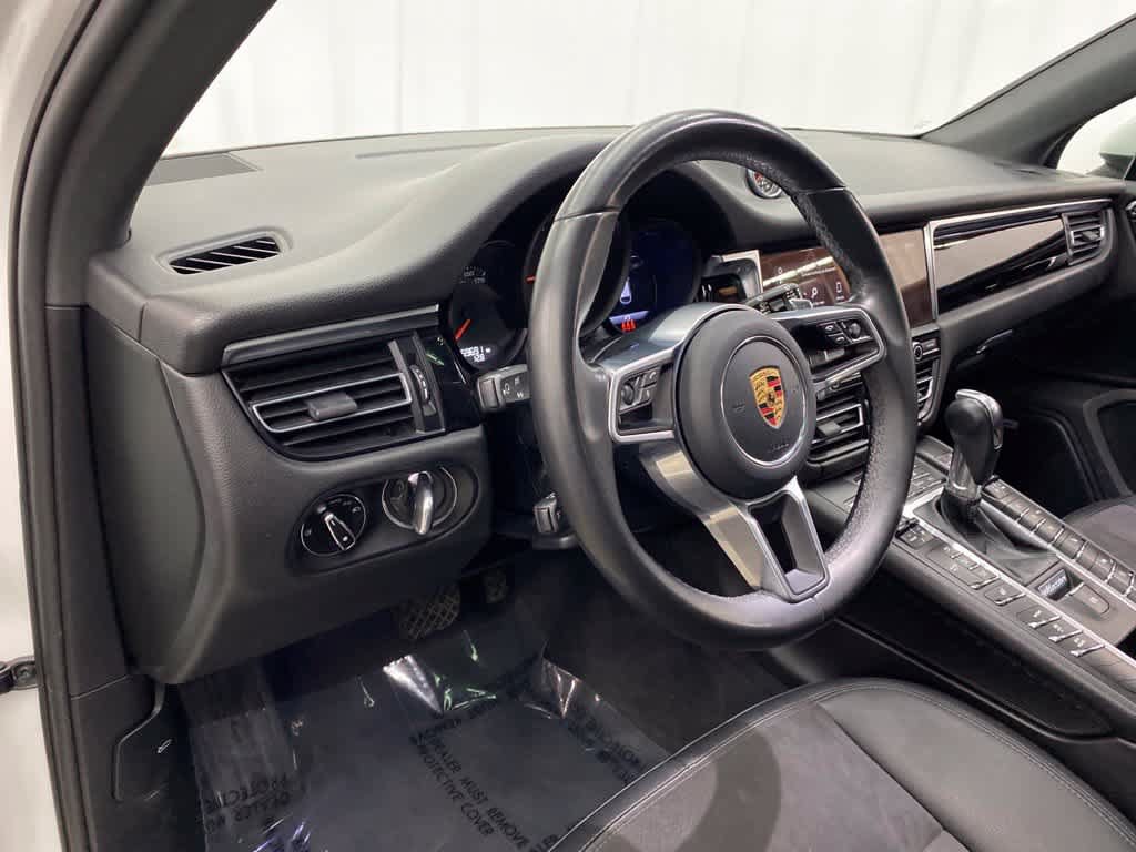 Used 2021 Porsche Macan AWD/4WD image 2