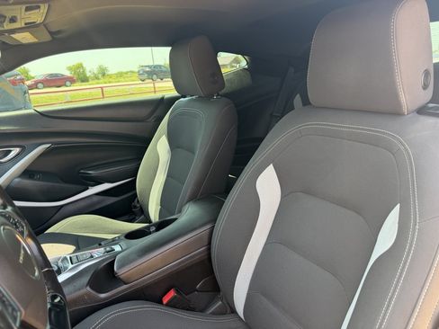 Used 2018 Chevrolet Camaro LT RWD image 16