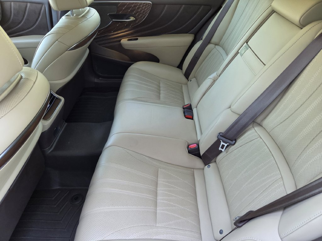 Used 2018 Lexus LS 500 w/ Interior Upgrade Package RWD image 33