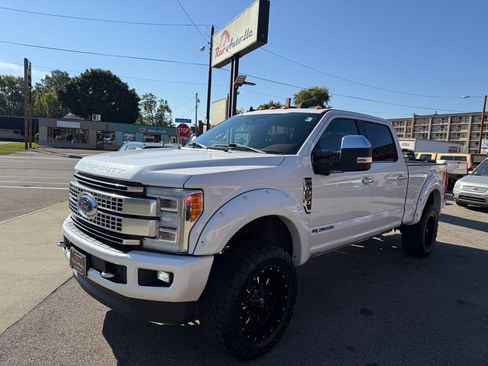 Used 2019 Ford F350 Platinum w/ Platinum Ultimate Package image 8