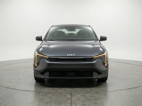 Used 2025 Kia K4 LXS image 2