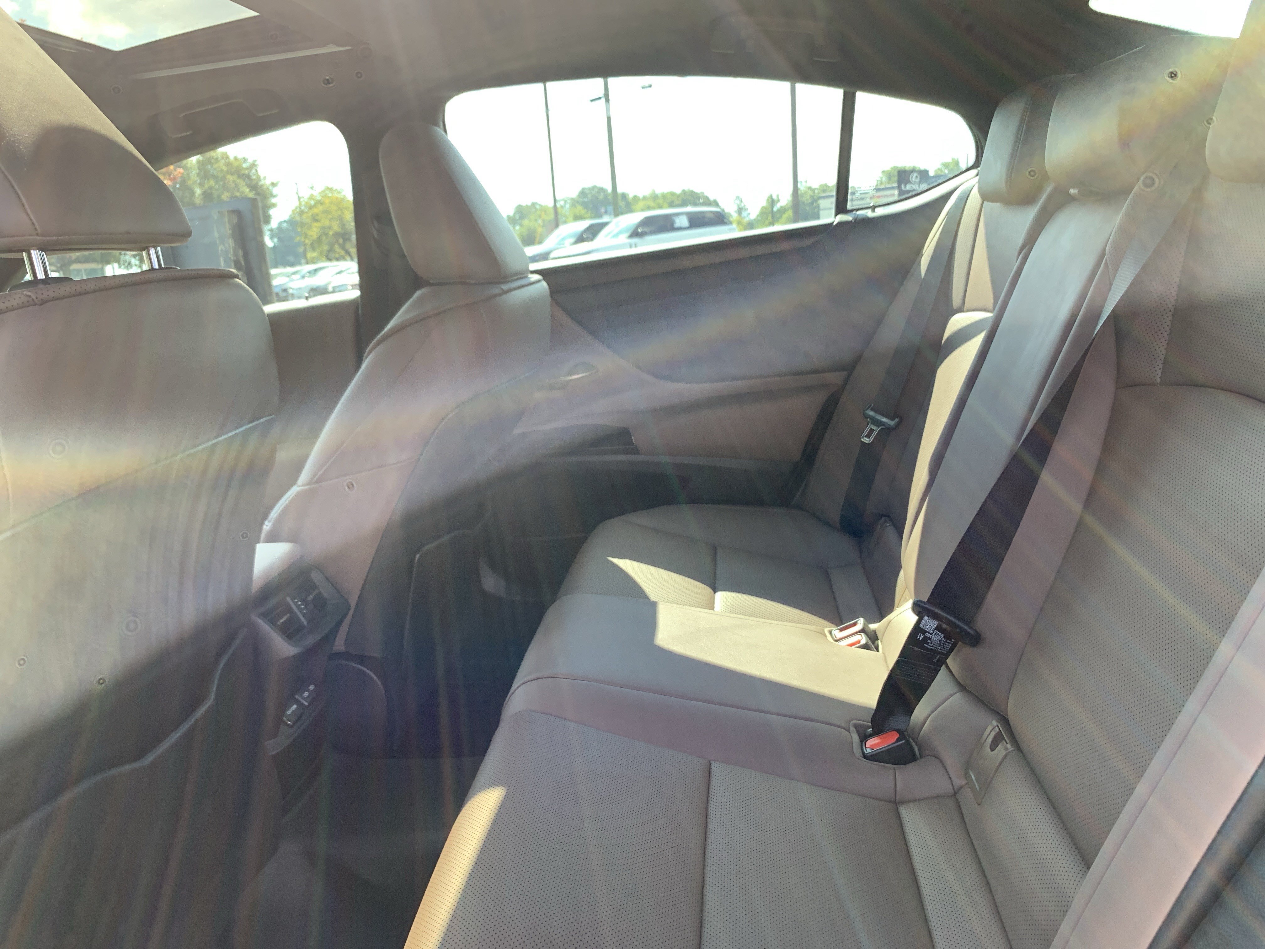 Used 2024 Lexus ES 350 w/ Premium Package FWD image 32