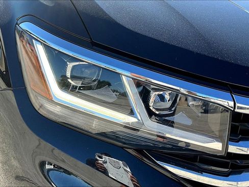 Used 2021 Volkswagen Atlas Cross Sport SE image 37