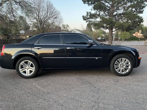 Used 2009 Chrysler 300 C w/ Luxury Group II AWD/4WD image 2