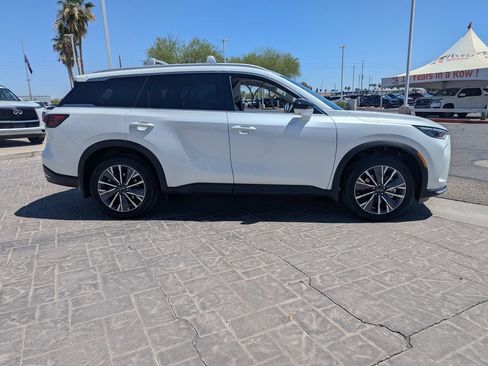 Certified 2027 INFINITI QX60 Luxe w/ Family Package FWD image 6