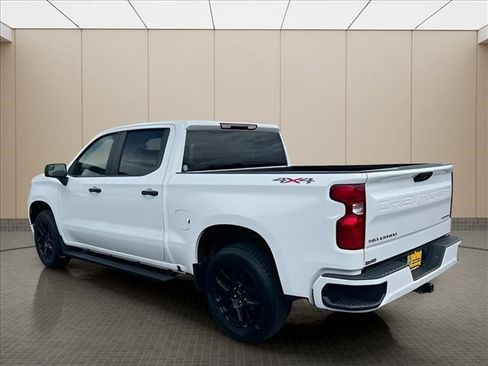 Used 2022 Chevrolet Silverado 1500 Custom AWD/4WD image 4