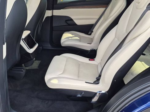 Used 2022 Tesla Model X AWD/4WD image 25