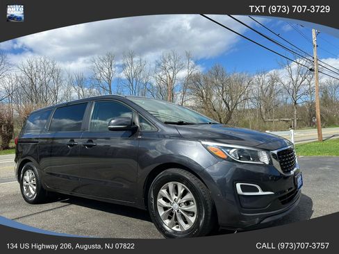 Used 2019 Kia Sedona LX image 1