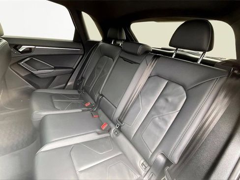 Used 2024 Audi Q3 2.0T Premium Plus w/ Premium Plus Package image 28
