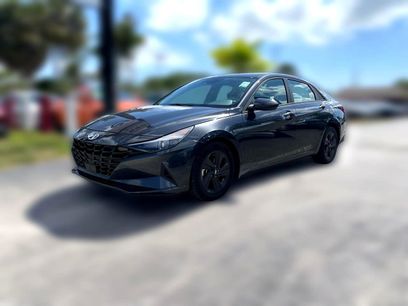 Used 2021 Hyundai Elantra SEL w/ Convenience Package