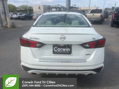 Used 2023 Nissan Altima 2.5 SL image 12