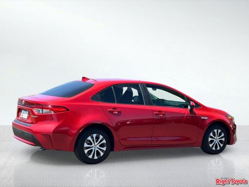 Certified 2021 Toyota Corolla LE w/ Carpet Mat Package (TMS) FWD image 5