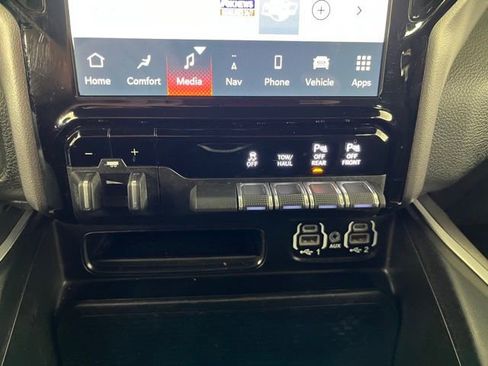 Used 2023 RAM 1500 Big Horn AWD/4WD image 32