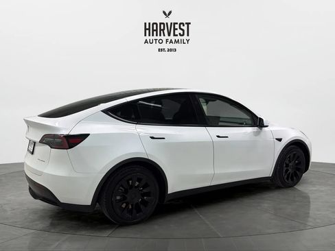 Used 2024 Tesla Model Y Long Range AWD/4WD image 7