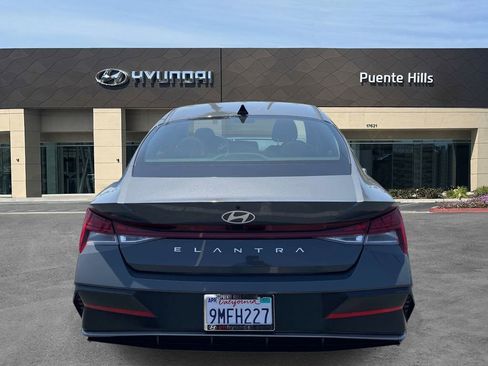 Used 2024 Hyundai Elantra SEL FWD image 5